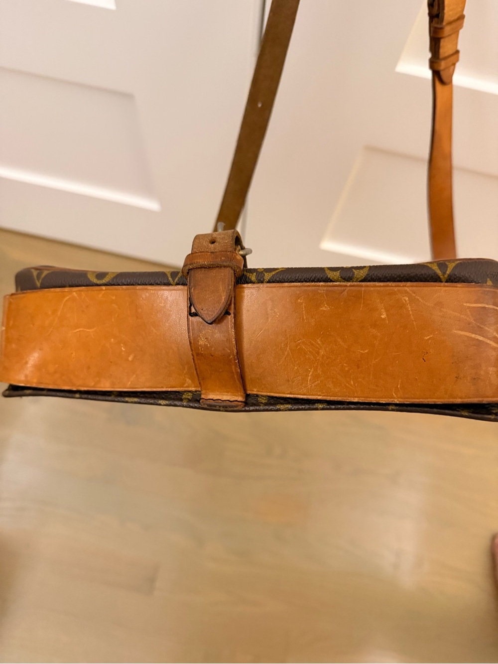 Louis Vuitton Brown Monogram Canvas Messenger Crossbody - Picture 5 of 14